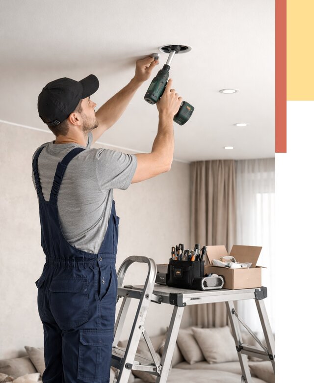 Установка и монтаж точечных светильников в натяжной потолок в Тобольске от 1830 руб. | ОТДЕЛОЧНИК-Тбл